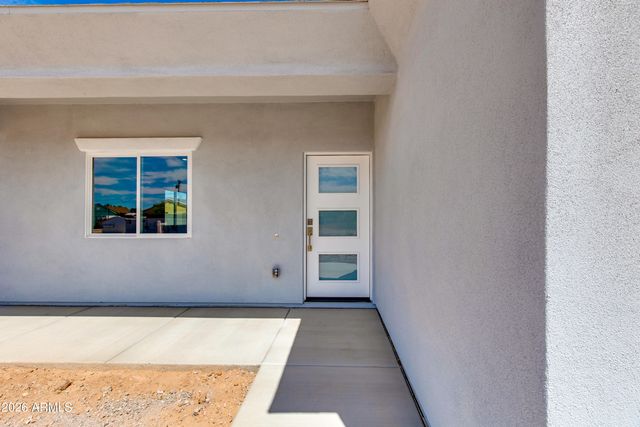 32001 N POPLAR Street, Wittmann, AZ 85361