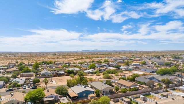 32001 N POPLAR Street, Wittmann, AZ 85361