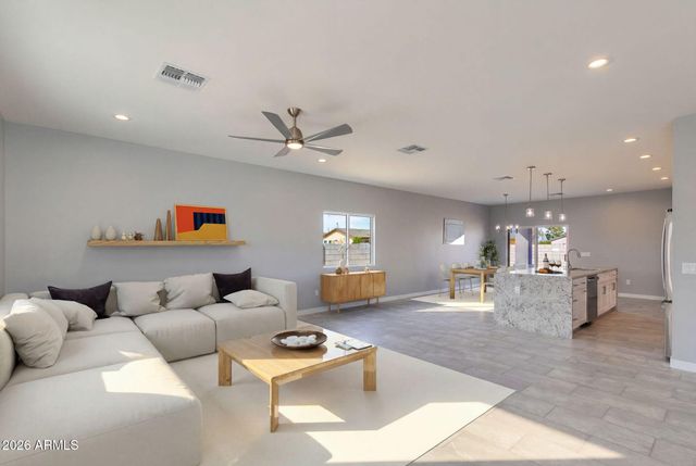 32001 N POPLAR Street, Wittmann, AZ 85361