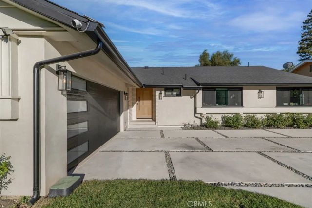 5722 Le Sage Avenue, Woodland Hills, CA 91367