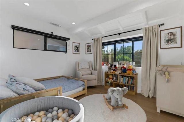5722 Le Sage Avenue, Woodland Hills, CA 91367