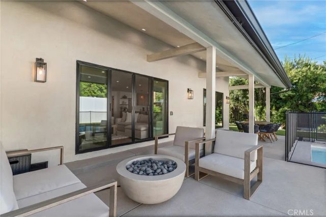 5722 Le Sage Avenue, Woodland Hills, CA 91367