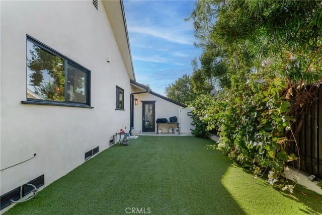 5722 Le Sage Avenue, Woodland Hills, CA 91367