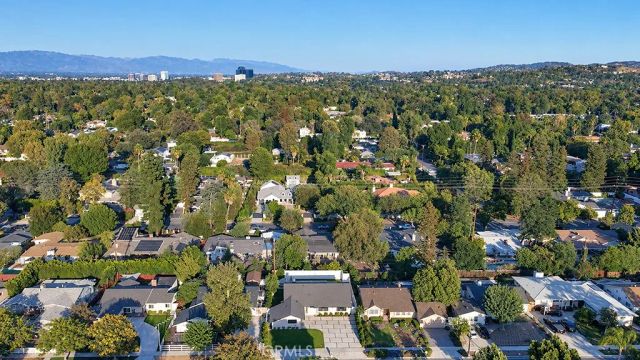 5722 Le Sage Avenue, Woodland Hills, CA 91367