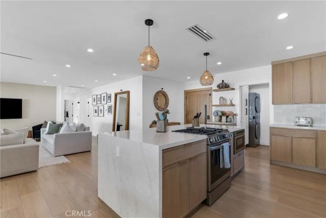 5722 Le Sage Avenue, Woodland Hills, CA 91367