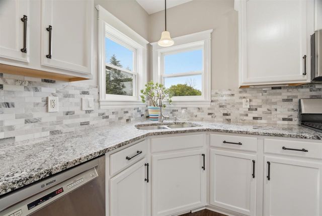 N2467 CHAPEL HILL DRIVE, Greenville, WI 54942