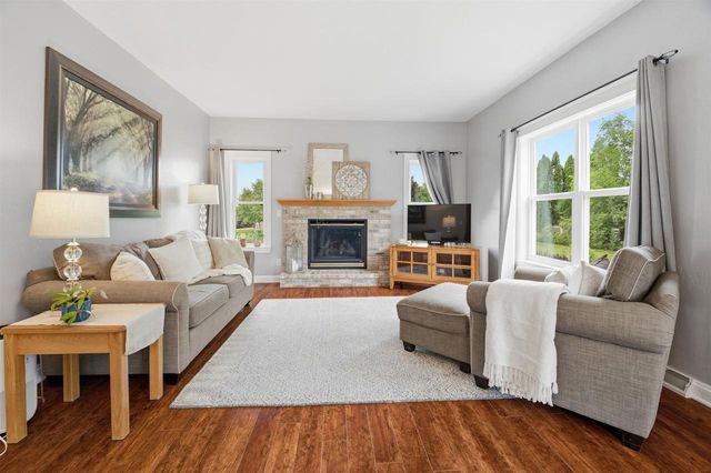 N2467 CHAPEL HILL DRIVE, Greenville, WI 54942