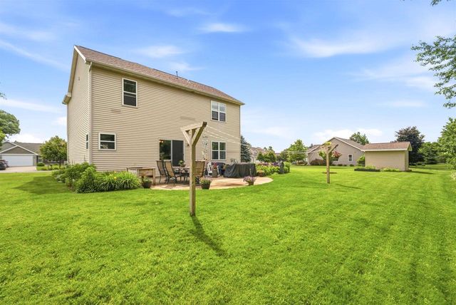 N2467 CHAPEL HILL DRIVE, Greenville, WI 54942