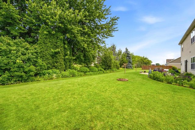N2467 CHAPEL HILL DRIVE, Greenville, WI 54942