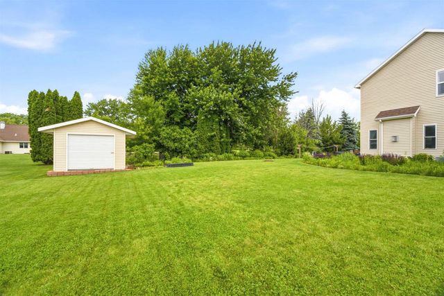 N2467 CHAPEL HILL DRIVE, Greenville, WI 54942