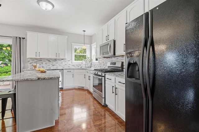 N2467 CHAPEL HILL DRIVE, Greenville, WI 54942