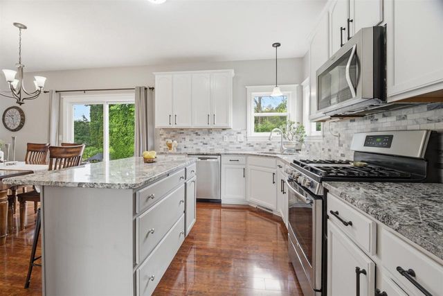 N2467 CHAPEL HILL DRIVE, Greenville, WI 54942