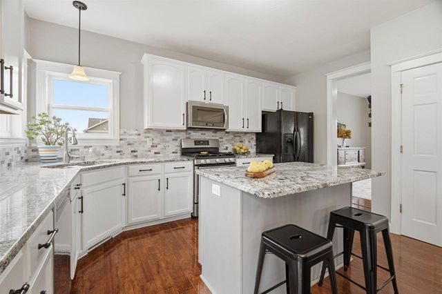 N2467 CHAPEL HILL DRIVE, Greenville, WI 54942