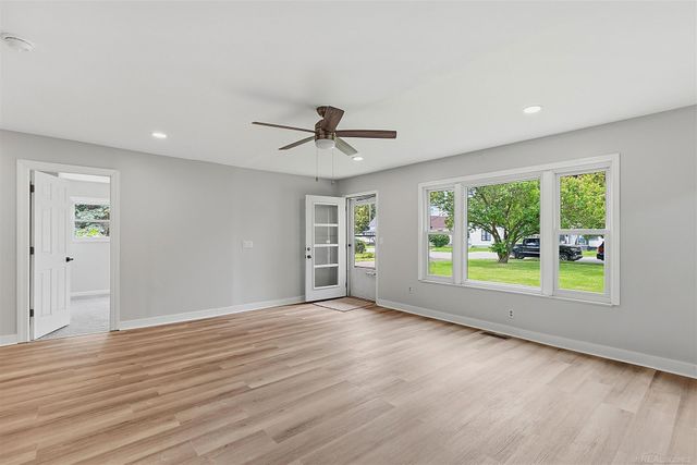 44 Fessenden Street, Mt Clemens, MI 48043