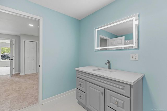 44 Fessenden Street, Mt Clemens, MI 48043