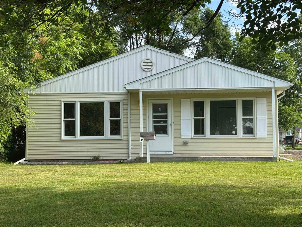 44 Fessenden Street, Mt Clemens, MI 48043
