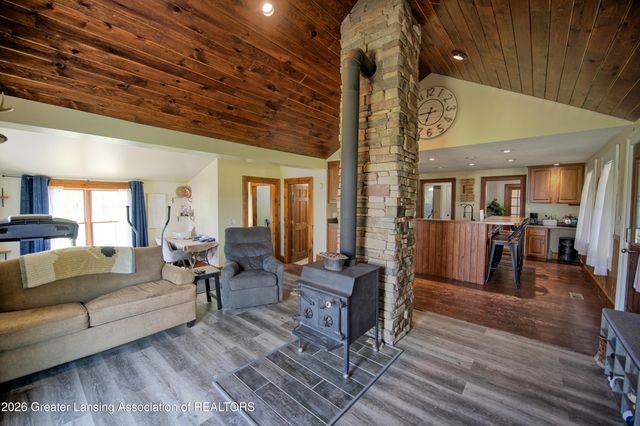 8250 Oneida, Grand Ledge, MI 48837