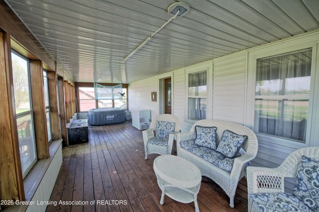 8250 Oneida, Grand Ledge, MI 48837