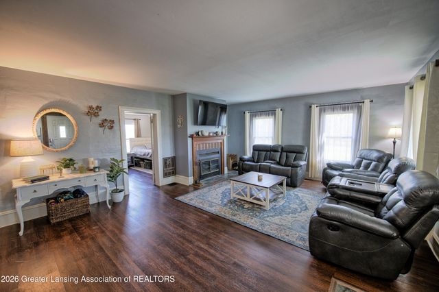 8250 Oneida, Grand Ledge, MI 48837