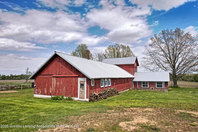 8250 Oneida, Grand Ledge, MI 48837