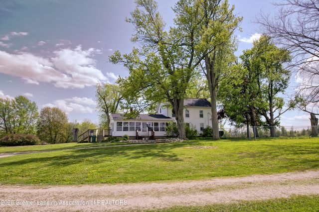 8250 Oneida, Grand Ledge, MI 48837