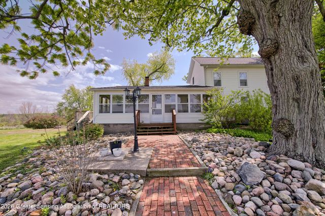 8250 Oneida, Grand Ledge, MI 48837
