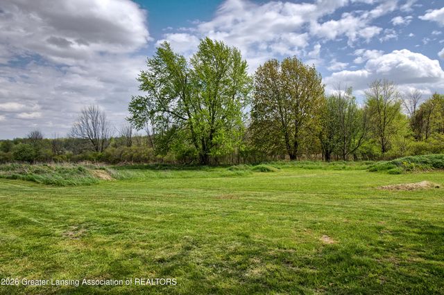 8250 Oneida, Grand Ledge, MI 48837