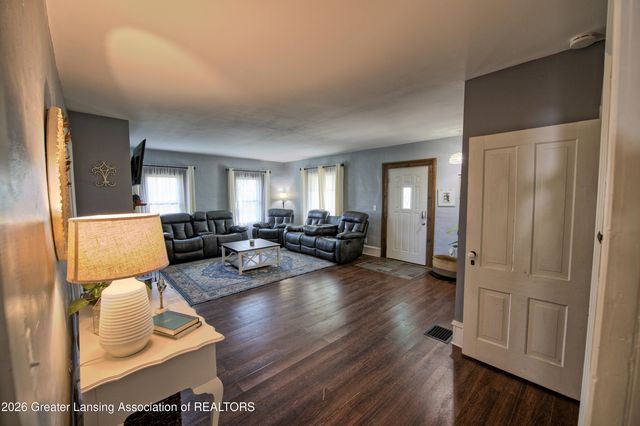 8250 Oneida, Grand Ledge, MI 48837