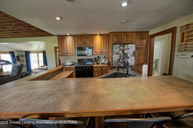 8250 Oneida, Grand Ledge, MI 48837