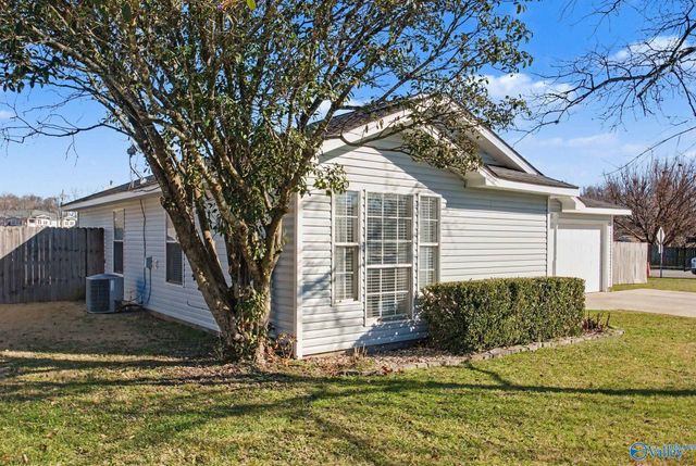 100 Willow Bluff Drive, Madison, AL 35757