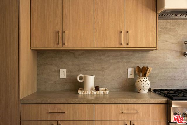 18 Voyage Street, Marina Del Rey, CA 90292