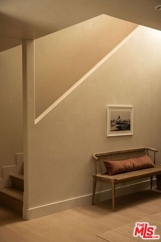 18 Voyage Street, Marina Del Rey, CA 90292