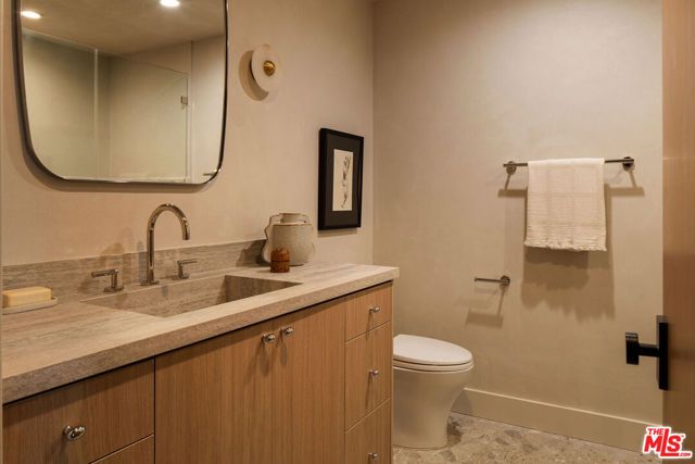 18 Voyage Street, Marina Del Rey, CA 90292