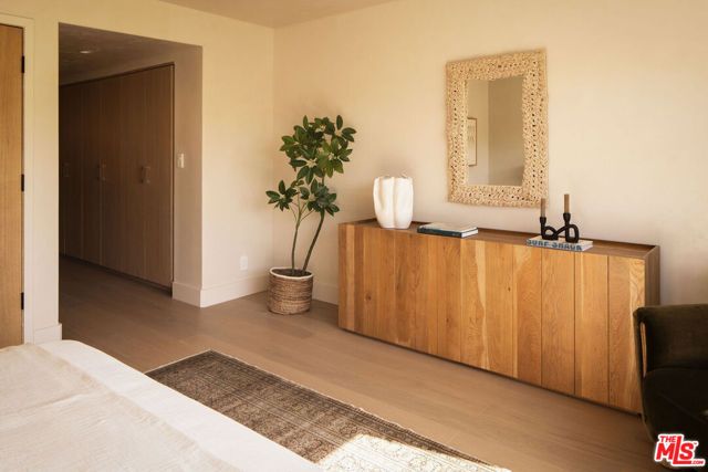 18 Voyage Street, Marina Del Rey, CA 90292