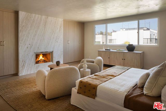 18 Voyage Street, Marina Del Rey, CA 90292