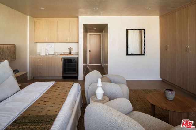 18 Voyage Street, Marina Del Rey, CA 90292