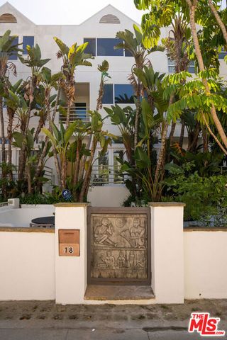 18 Voyage Street, Marina Del Rey, CA 90292