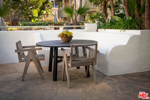 18 Voyage Street, Marina Del Rey, CA 90292