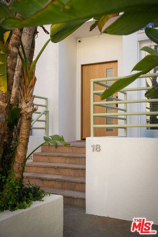 18 Voyage Street, Marina Del Rey, CA 90292