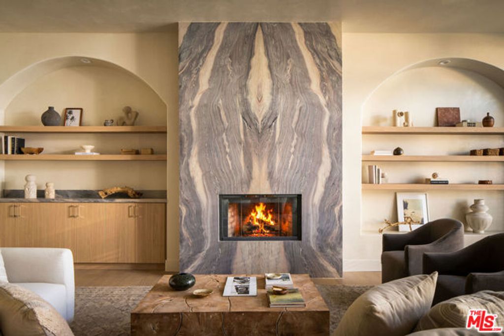 18 Voyage Street, Marina Del Rey, CA 90292