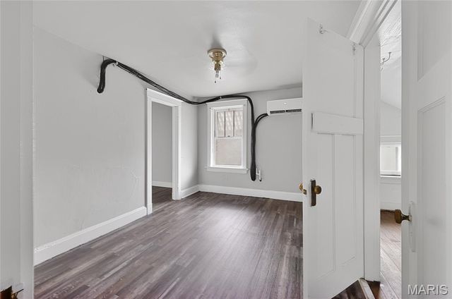 3734 Salome Avenue, St Louis, MO 63121