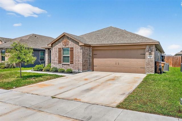 7718 Lariat Toss Dr, Corpus Christi, TX 78414