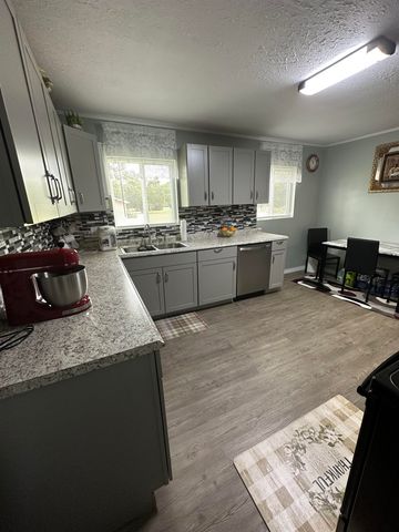 1470 ROCKY RIDGE Road, Enoree, SC 29335