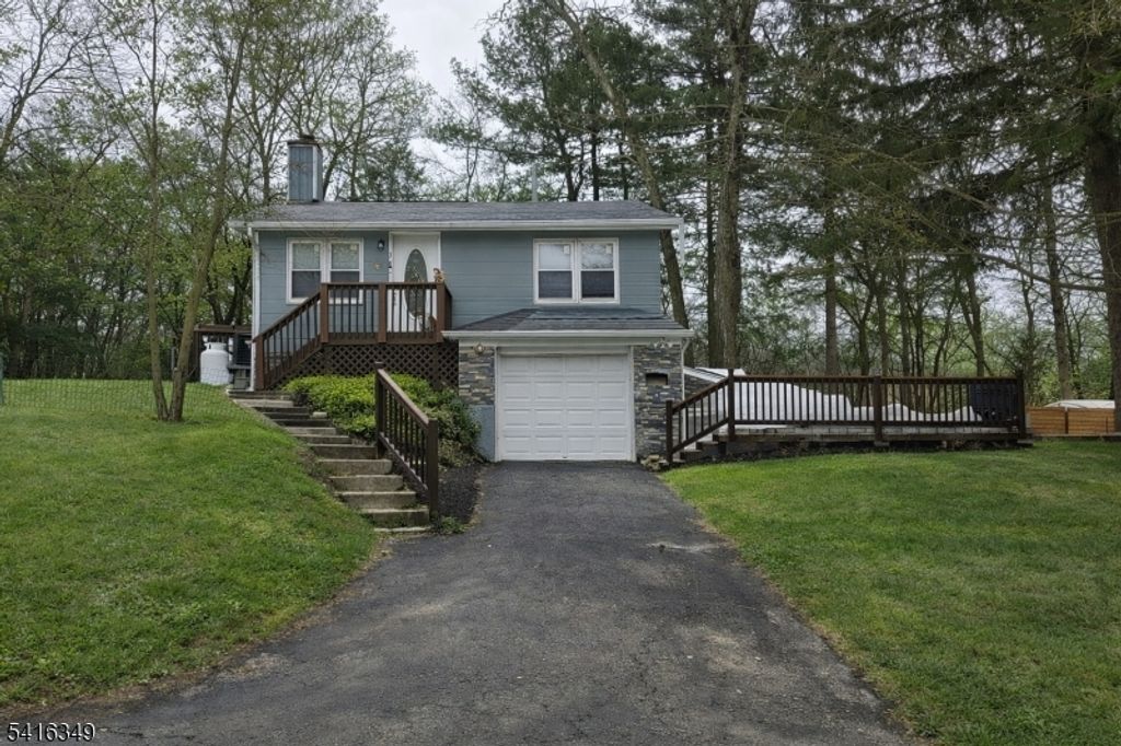 36 Chatham Rd, West Milford Twp., NJ 07421