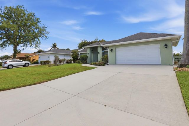 5207 86TH STREET COURT W, Bradenton, FL 34210