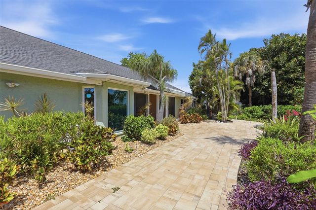 5207 86TH STREET COURT W, Bradenton, FL 34210