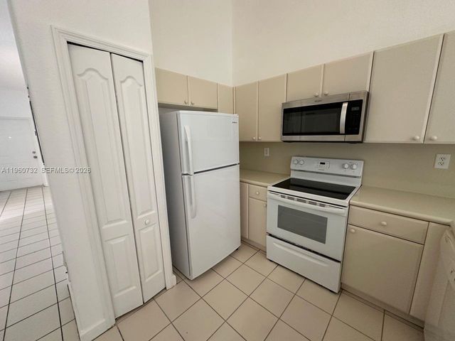 1568 SE 26th St 200, Homestead, FL 33035
