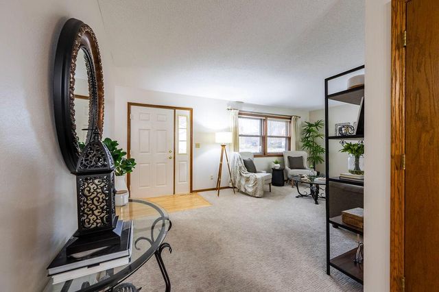 1317 Oak AVENUE N, Onalaska, WI 54650