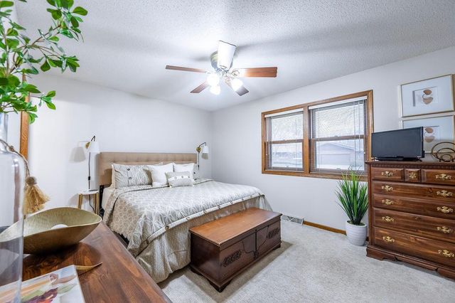 1317 Oak AVENUE N, Onalaska, WI 54650