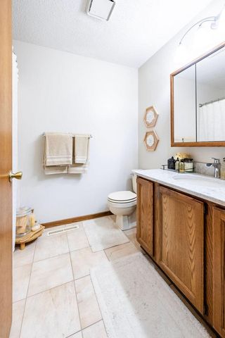 1317 Oak AVENUE N, Onalaska, WI 54650